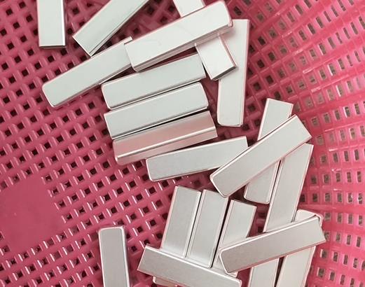 鋅合金平鍵銷(xiāo)去毛刺清洗拋光效果 鋅合金平鍵銷(xiāo)去毛刺清洗拋光效果